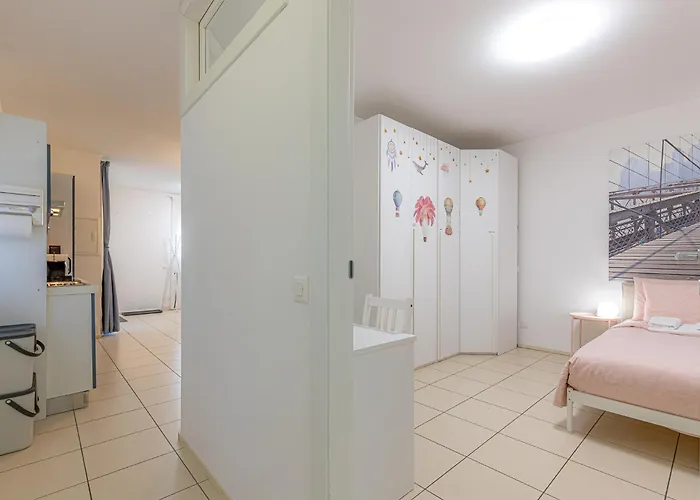 Station With Free Parking Apartment Lugano