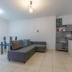 아파트 Station With Free Parking *